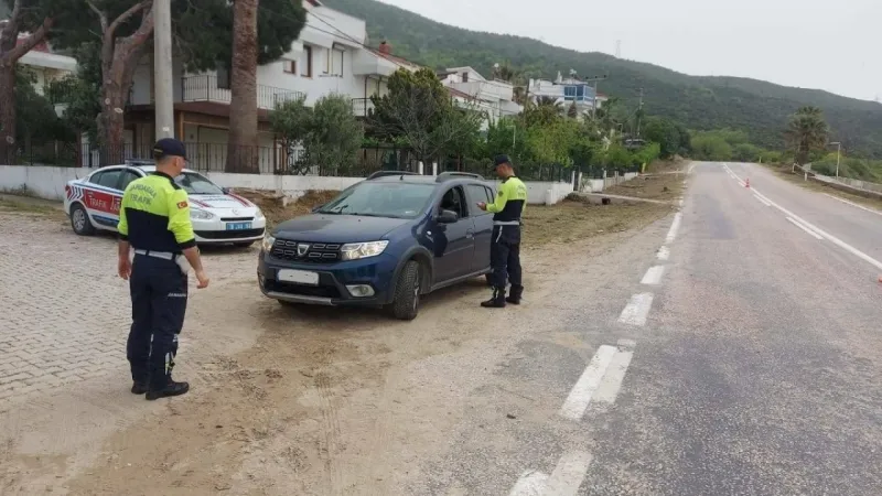 Balıkesir Trafik Jandarması araçları tek tek inceledi