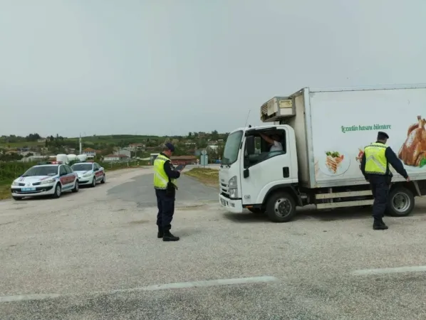 Balıkesir Trafik Jandarması araçları tek tek inceledi