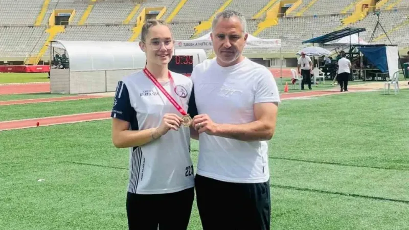 Erdek Atletik NYZ Spor Kulübü sporcuları, İzmir’de dereceler elde etti