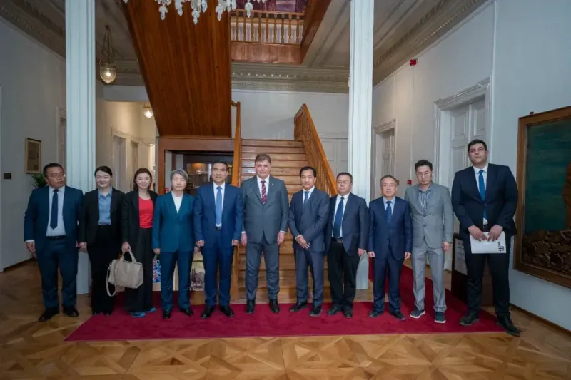 Başkan Cemil Tugay, Çin’in Gansu Eyaleti heyetini ağırladı