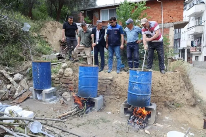 Çiftçilere Trabzon hurması yetiştirmenin püf noktaları anlatıldı