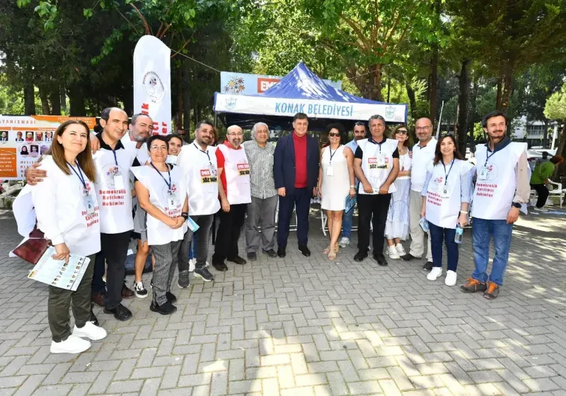 Başkan Cemil Tugay İzmir Tabip Odası seçimlerinde oyunu kullandı