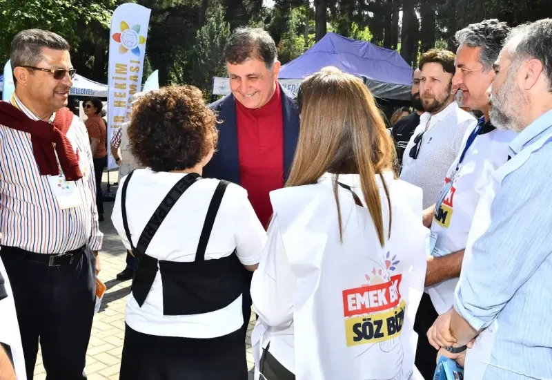 Başkan Cemil Tugay İzmir Tabip Odası seçimlerinde oyunu kullandı