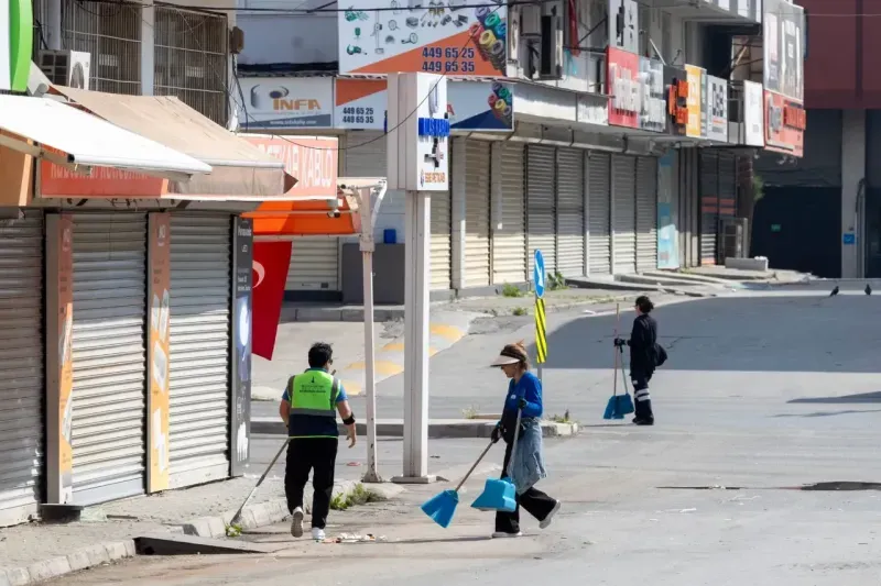 İzmir'de her gün 850 işçi 2 bin kilometrelik güzergahı temizliyor