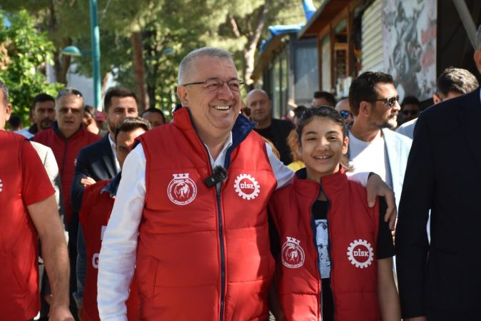 Başkan Mehmet Ertaş 1 Mayıs’ta işçilerle beraber yürüdü