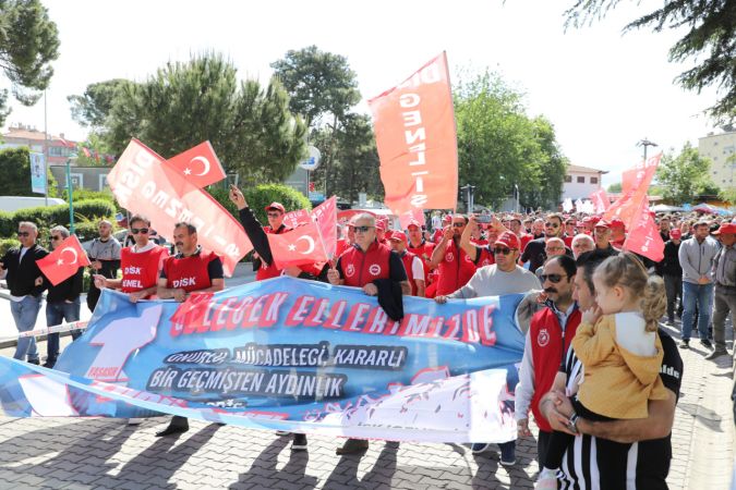 Başkan Mehmet Ertaş 1 Mayıs’ta işçilerle beraber yürüdü