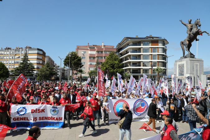 Başkan Mehmet Ertaş 1 Mayıs’ta işçilerle beraber yürüdü