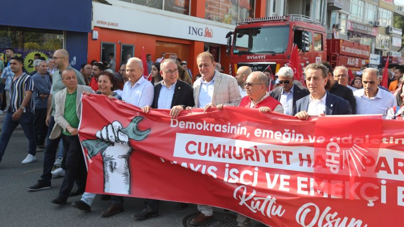 Efeler 1 Mayıs’ı coşkuyla kutladı