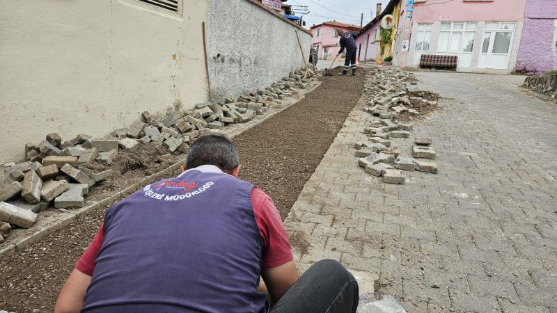 Sındırgı’da Park, Bahçe ve Mesire Alanlarında Bahar Temizliği