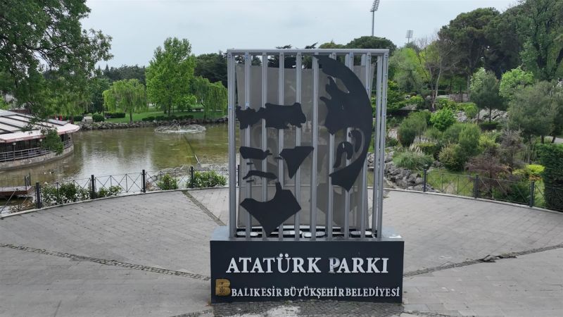 Atatürk Parkı göz kamaştırmaya devam ediyor