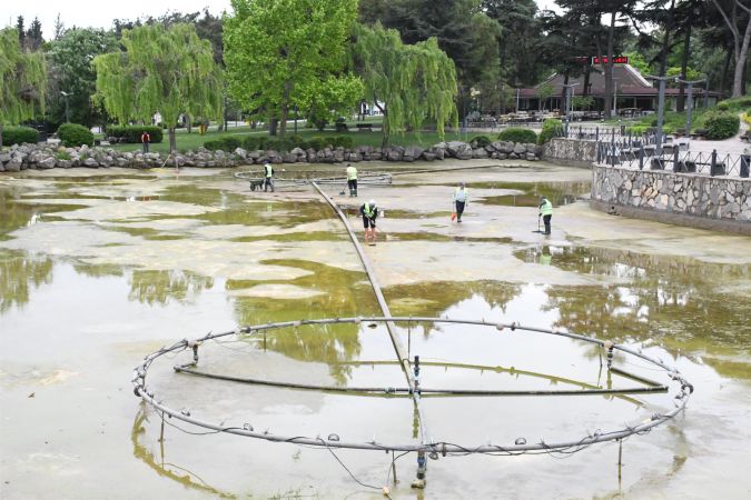 Atatürk Parkı göz kamaştırmaya devam ediyor