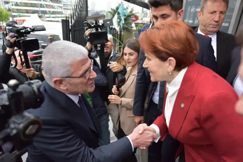 İYİ Parti’de Müsavat Dervişoğlu, görevi Meral Akşener’den devraldı