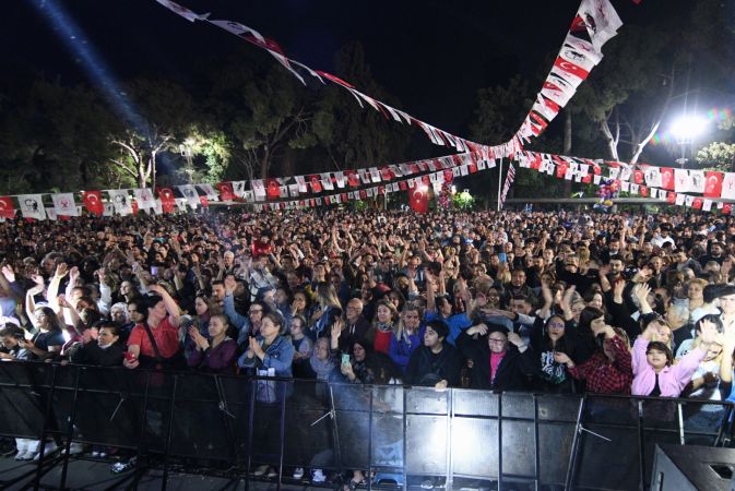 Hıdırellez Bornova Büyükpark'ta coşkuyla kutlandı