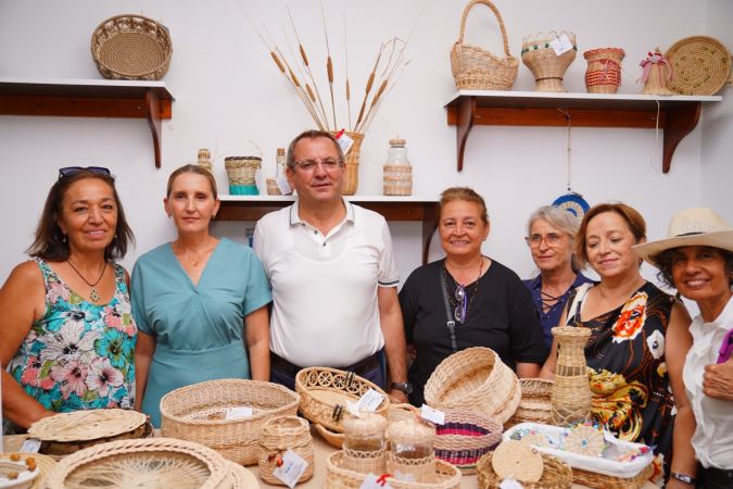 Ayvalık’ta annelere en anlamlı hediyeler mahalle evlerinden