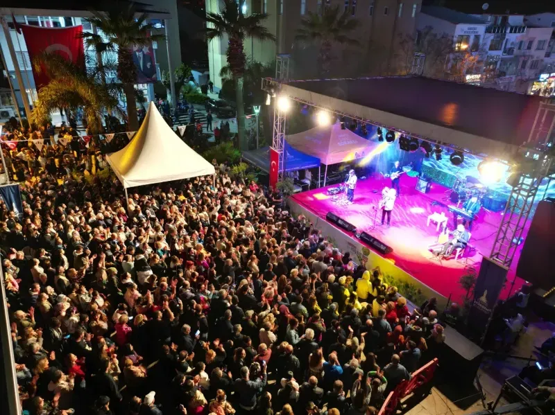 Urla Enginar Festivali’nde Yeni Türkü fırtınası esti