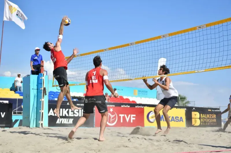 Balıkesir plaj voleybolunun göz bebeği oluyor