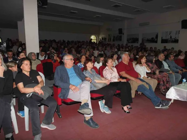 Balıkesir’de doktor ve hemşirelerden Şifalı Ezgiler Konseri