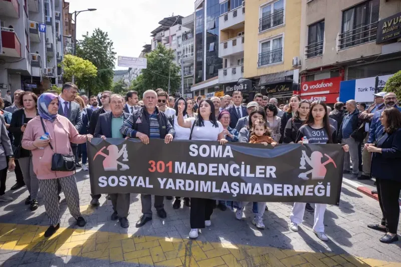 Başkan Tugay Soma’da maden şehitlerinin aileleriyle buluştu