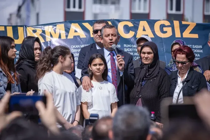 Başkan Tugay Soma’da maden şehitlerinin aileleriyle buluştu