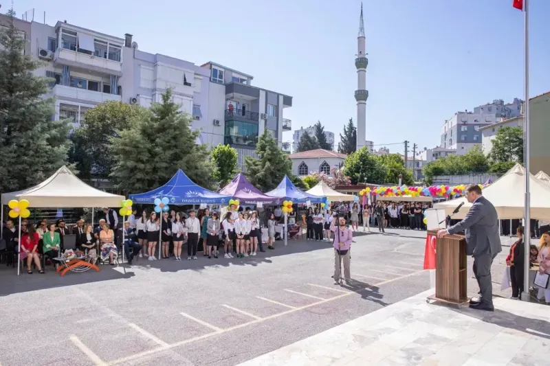 Başkan Tugay’ı duygulandıran sürpriz