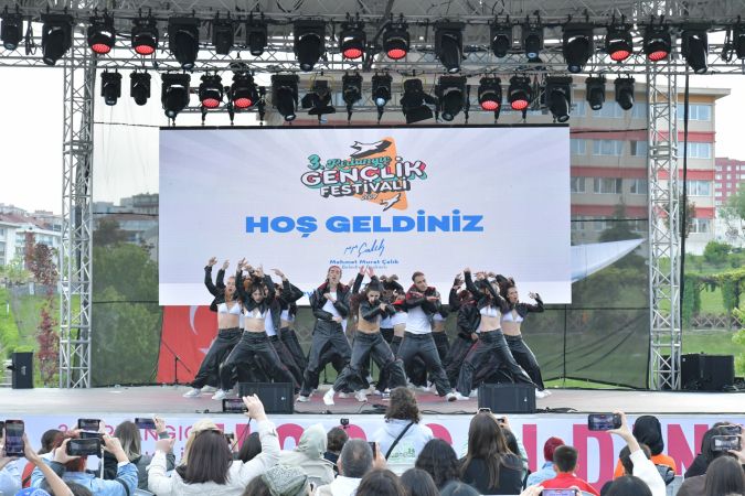 Beylikdüzü Kırlangıç Gençlik Festivali başladı