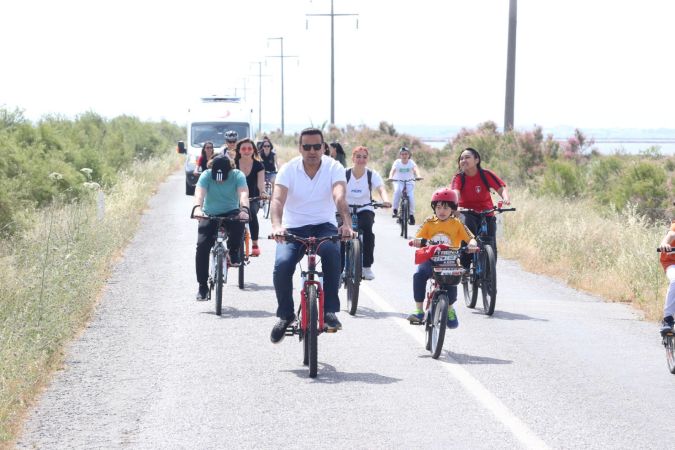 Çiğlili Bisikletseverler 19 Mayıs için pedal çevirdi