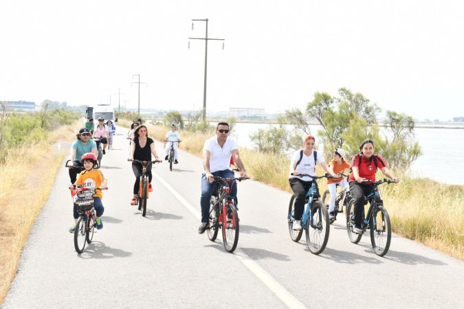 Çiğlili Bisikletseverler 19 Mayıs için pedal çevirdi