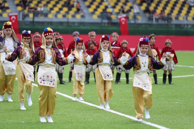 Aliağa’da Coşkulu 19 Mayıs kutlaması