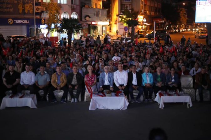 Burhaniye’de 19 Mayıs’ın 105. yılı coşkusu