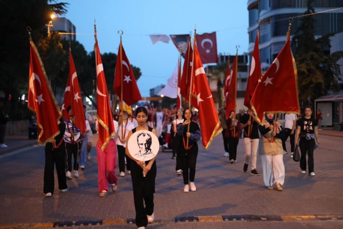 Burhaniye’de 19 Mayıs’ın 105. yılı coşkusu