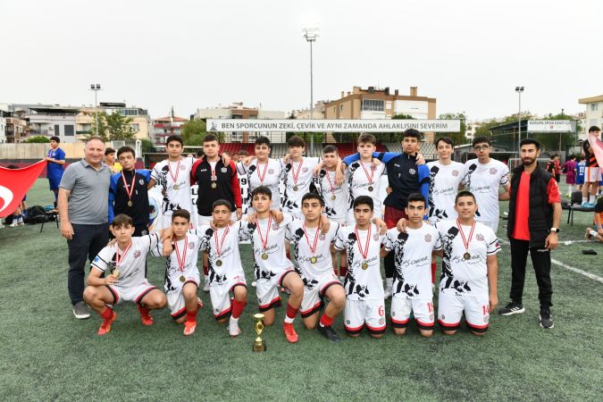 Çiğli’de “19 Mayıs Futbol Turnuvası'nda” kazanan dostluk oldu