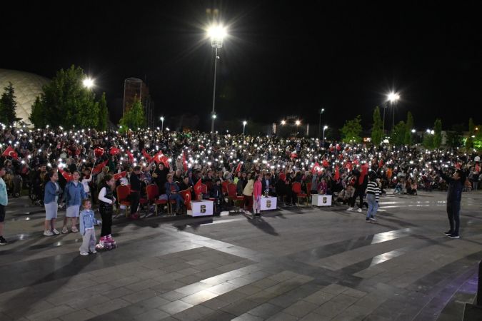 Avlu, birbirinden güzel konserlere sahne oldu