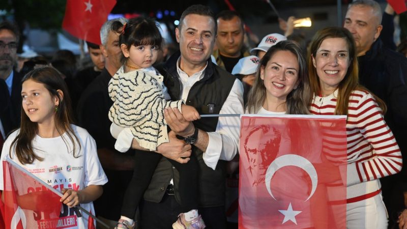 Avlu, birbirinden güzel konserlere sahne oldu