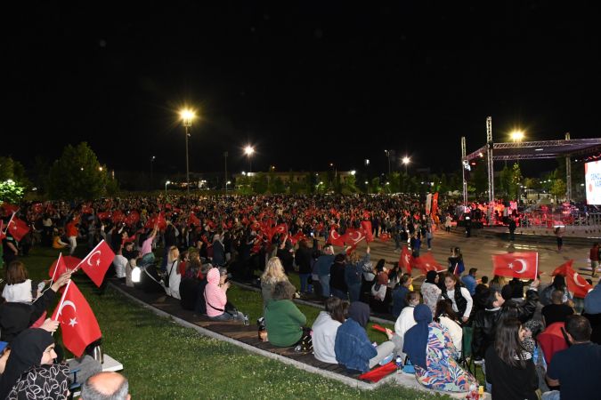 Avlu, birbirinden güzel konserlere sahne oldu