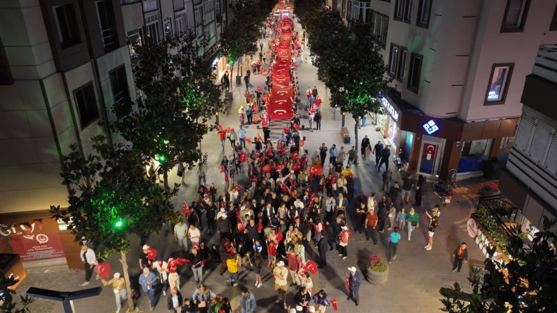 Fener Alayı’nda caddeler kırmızı beyaza büründü