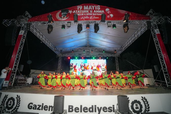 Gaziemir’de halk dansları şöleni