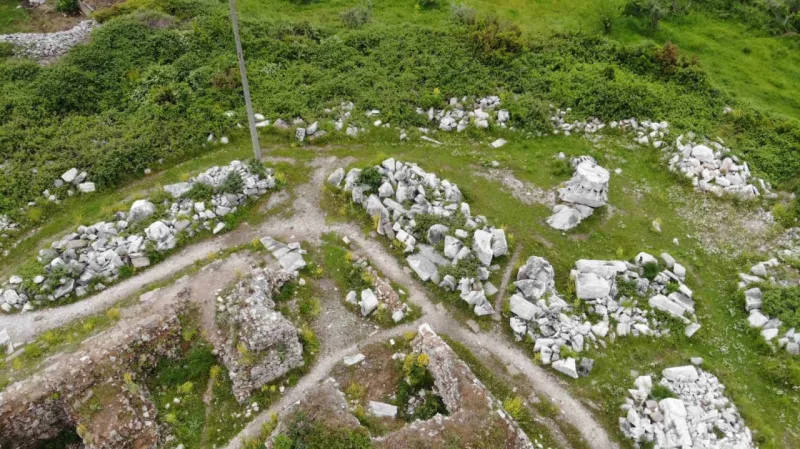 Kyzikos’taki 15 bin kişilik antik tiyatro Erdek turizmine kazandırılacak