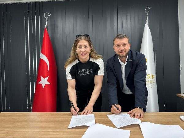 Yasemin, Paris’te Türkiye’yi temsil edecek