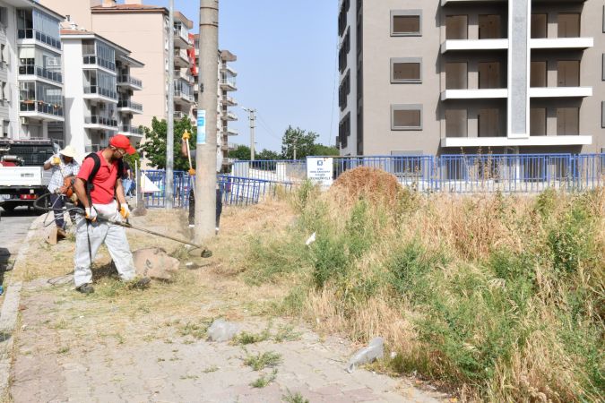 Çiğli Belediyesi’nden dip bucak temizlik harekatı