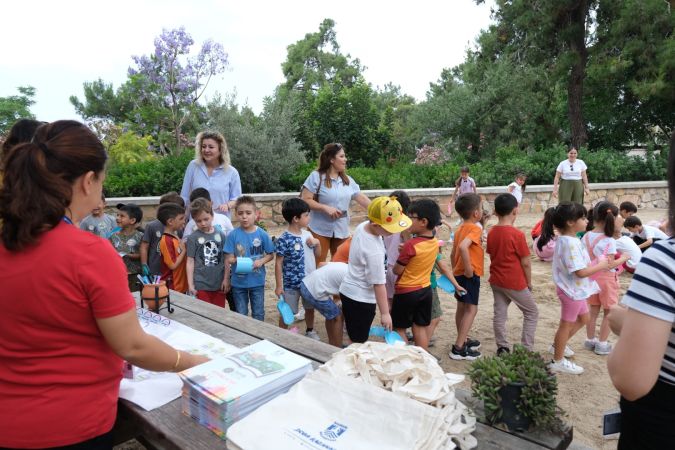 Bodrum'da minik arkeologlar iş başında