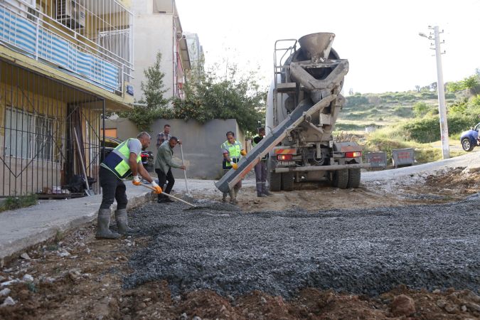 Bornova'nın merkezine beton yol