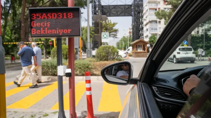 İzmir'de otoparklarda yeni dönem başladı.. Otoparklarda “Plaka Tanıma Sistemi” ugulanıyor