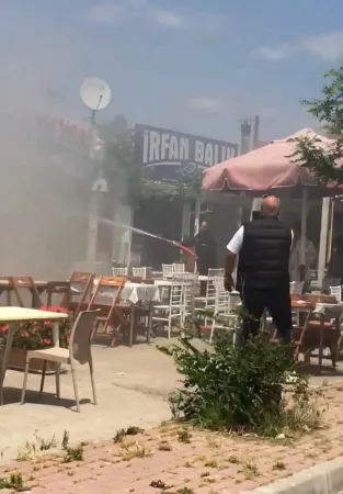 Balıkçı restoranları alev aldı, kısa sürede alevler büyüdü