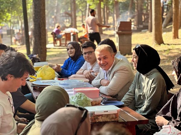 Mustafa Canbey, Balıkesir'de ayak basmadık yer bırakmıyor