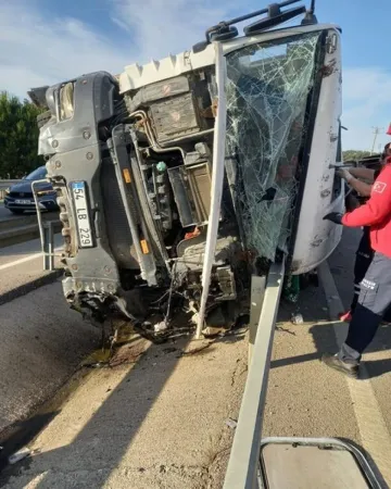 Balıkesir’de beton mikseri devrildi: 1 ölü, 1 yaralı