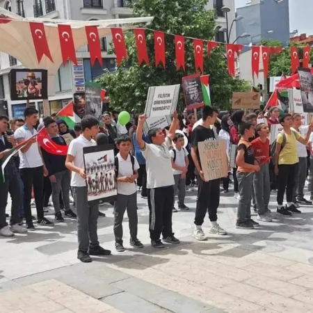 Sındırgılı öğrencilerden Filistin’e kocaman destek