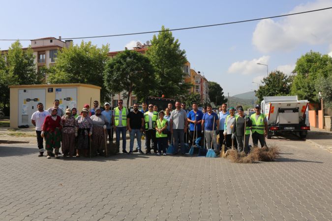 Efes Selçuk'ta bahar temizliğiyle sokaklar pırıl pırıl