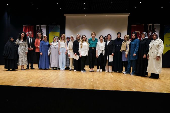 Beylikdüzü'nün okuma yazma kursu yeni mezunlarını verdi