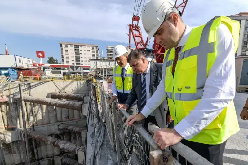 Başkan Tugay metro şantiyelerini inceledi