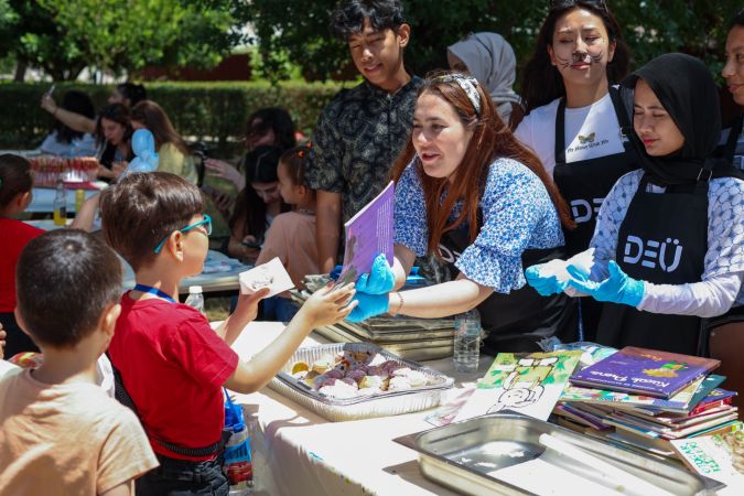 Dokuz Eylül Üniversitesi'nden çocuk oyunları şenliği